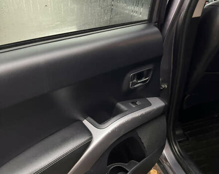 Сірий Міцубісі Аутлендер, об'ємом двигуна 3 л та пробігом 209 тис. км за 9800 $, фото 36 на Automoto.ua