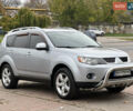 Серый Мицубиси Аутлендер, объемом двигателя 3 л и пробегом 176 тыс. км за 8300 $, фото 1 на Automoto.ua