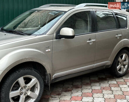 Серый Мицубиси Аутлендер, объемом двигателя 3 л и пробегом 119 тыс. км за 13300 $, фото 13 на Automoto.ua
