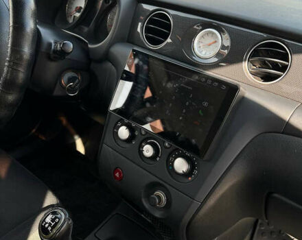 Сірий Міцубісі Аутлендер, об'ємом двигуна 2 л та пробігом 214 тис. км за 6900 $, фото 9 на Automoto.ua