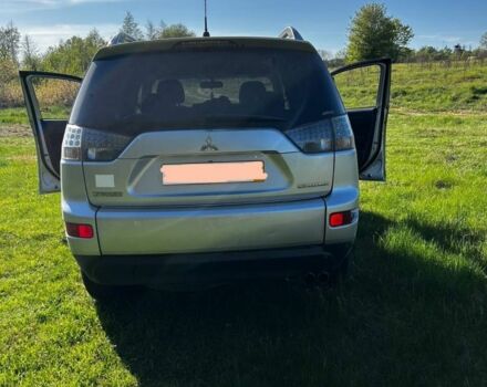 Серый Мицубиси Аутлендер, объемом двигателя 2 л и пробегом 330 тыс. км за 3500 $, фото 1 на Automoto.ua