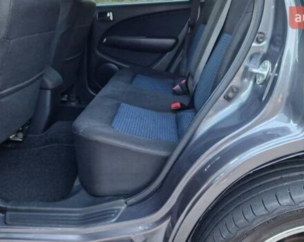 Серый Мицубиси Аутлендер, объемом двигателя 2 л и пробегом 157 тыс. км за 8300 $, фото 12 на Automoto.ua