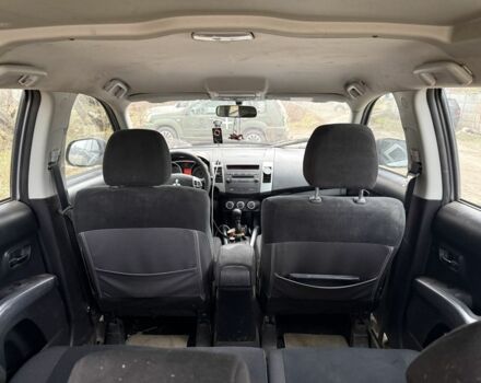 Серый Мицубиси Аутлендер, объемом двигателя 2 л и пробегом 340 тыс. км за 4000 $, фото 8 на Automoto.ua