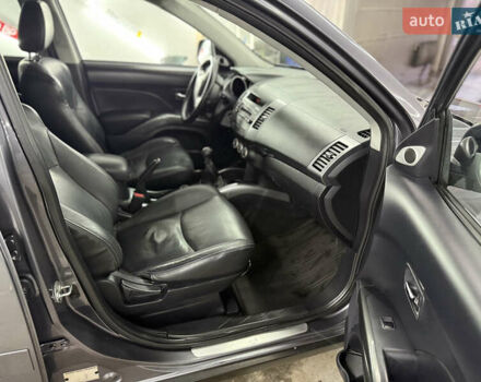 Сірий Міцубісі Аутлендер, об'ємом двигуна 2 л та пробігом 235 тис. км за 8950 $, фото 25 на Automoto.ua