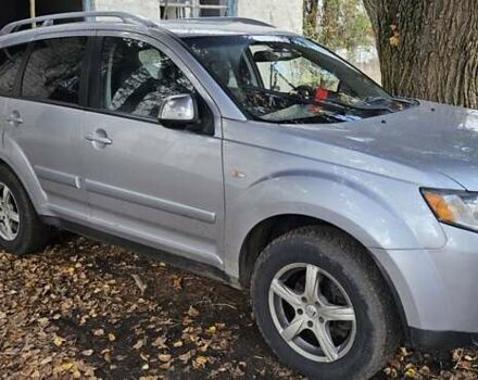 Серый Мицубиси Аутлендер, объемом двигателя 2.2 л и пробегом 280 тыс. км за 5300 $, фото 2 на Automoto.ua