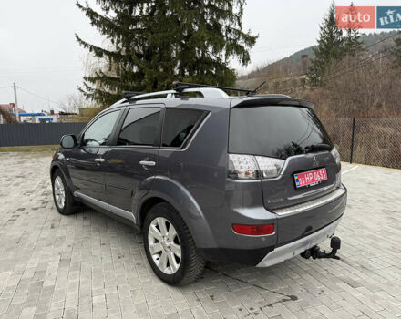 Сірий Міцубісі Аутлендер, об'ємом двигуна 2 л та пробігом 237 тис. км за 8999 $, фото 4 на Automoto.ua