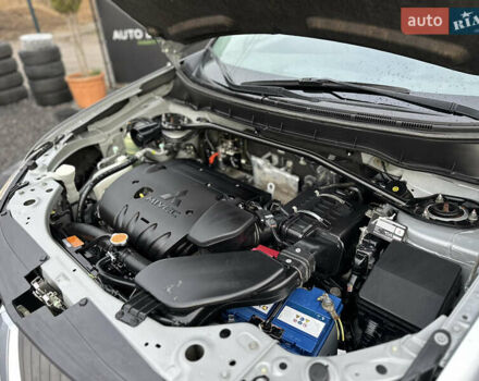 Серый Мицубиси Аутлендер, объемом двигателя 2.4 л и пробегом 61 тыс. км за 11300 $, фото 60 на Automoto.ua