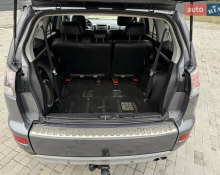 Сірий Міцубісі Аутлендер, об'ємом двигуна 2 л та пробігом 237 тис. км за 8999 $, фото 51 на Automoto.ua