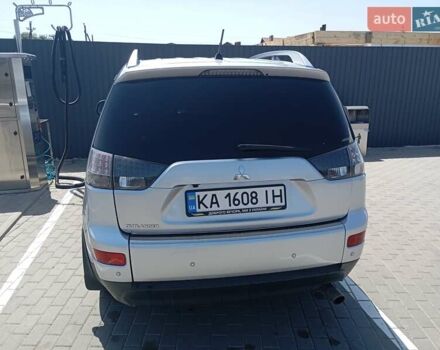 Сірий Міцубісі Аутлендер, об'ємом двигуна 2.4 л та пробігом 220 тис. км за 10200 $, фото 2 на Automoto.ua