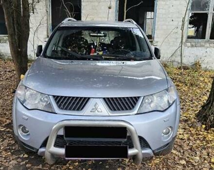 Серый Мицубиси Аутлендер, объемом двигателя 2.2 л и пробегом 280 тыс. км за 5300 $, фото 1 на Automoto.ua