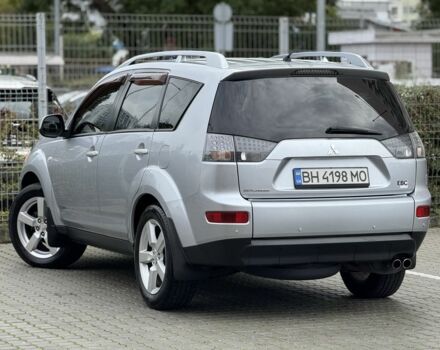 Серый Мицубиси Аутлендер, объемом двигателя 3 л и пробегом 175 тыс. км за 8500 $, фото 5 на Automoto.ua