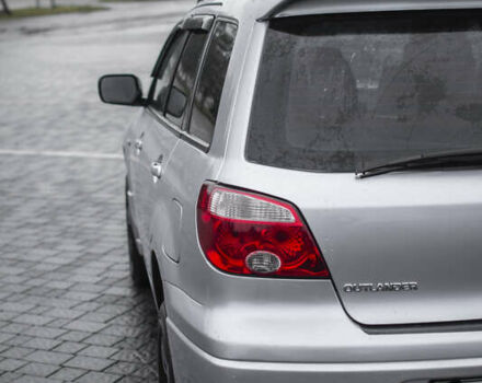 Сірий Міцубісі Аутлендер, об'ємом двигуна 2 л та пробігом 258 тис. км за 5650 $, фото 8 на Automoto.ua