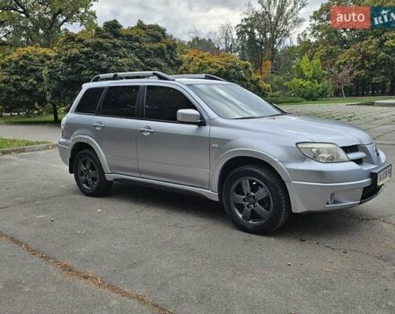Сірий Міцубісі Аутлендер, об'ємом двигуна 2.38 л та пробігом 200 тис. км за 5600 $, фото 4 на Automoto.ua