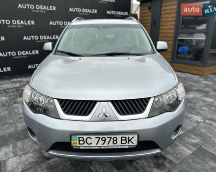 Серый Мицубиси Аутлендер, объемом двигателя 2.4 л и пробегом 61 тыс. км за 11300 $, фото 2 на Automoto.ua