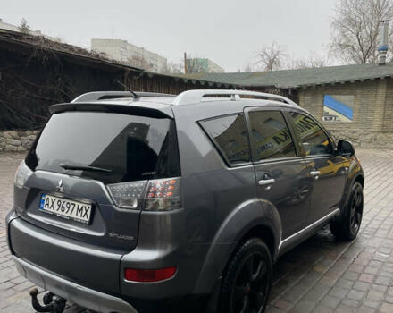 Серый Мицубиси Аутлендер, объемом двигателя 2.01 л и пробегом 345 тыс. км за 8100 $, фото 4 на Automoto.ua