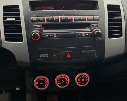 Сірий Міцубісі Аутлендер, об'ємом двигуна 3 л та пробігом 209 тис. км за 9800 $, фото 24 на Automoto.ua