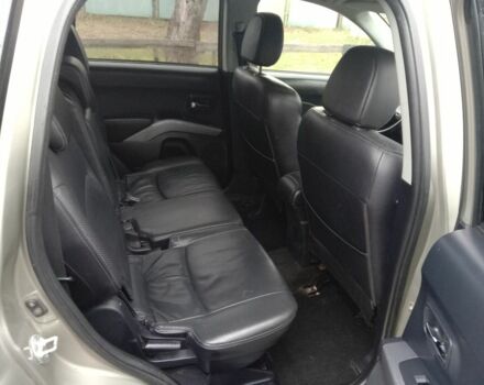 Серый Мицубиси Аутлендер, объемом двигателя 2 л и пробегом 300 тыс. км за 4800 $, фото 6 на Automoto.ua