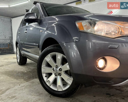 Сірий Міцубісі Аутлендер, об'ємом двигуна 2 л та пробігом 235 тис. км за 8950 $, фото 15 на Automoto.ua