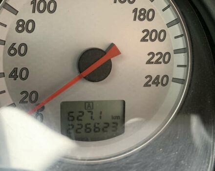 Серый Мицубиси Аутлендер, объемом двигателя 2.38 л и пробегом 227 тыс. км за 6600 $, фото 11 на Automoto.ua