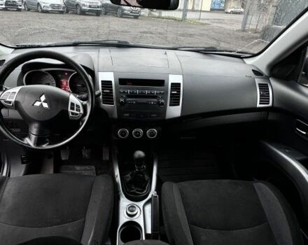 Серый Мицубиси Аутлендер, объемом двигателя 2 л и пробегом 339 тыс. км за 4949 $, фото 7 на Automoto.ua