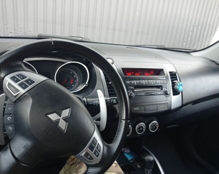 Сірий Міцубісі Аутлендер, об'ємом двигуна 2.4 л та пробігом 190 тис. км за 9200 $, фото 6 на Automoto.ua