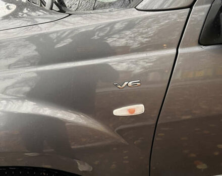 Сірий Міцубісі Аутлендер, об'ємом двигуна 3 л та пробігом 209 тис. км за 9800 $, фото 18 на Automoto.ua