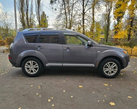 Серый Мицубиси Аутлендер, объемом двигателя 2 л и пробегом 400 тыс. км за 4700 $, фото 4 на Automoto.ua