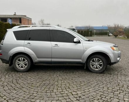 Серый Мицубиси Аутлендер, объемом двигателя 2.4 л и пробегом 285 тыс. км за 8500 $, фото 2 на Automoto.ua