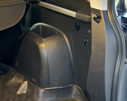 Серый Мицубиси Аутлендер, объемом двигателя 2.4 л и пробегом 210 тыс. км за 8300 $, фото 20 на Automoto.ua