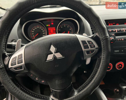 Сірий Міцубісі Аутлендер, об'ємом двигуна 3 л та пробігом 209 тис. км за 9800 $, фото 23 на Automoto.ua