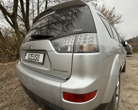 Серый Мицубиси Аутлендер, объемом двигателя 2 л и пробегом 340 тыс. км за 4000 $, фото 4 на Automoto.ua