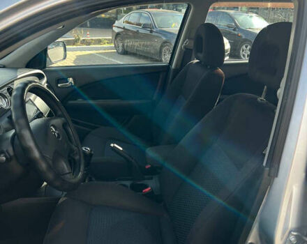 Сірий Міцубісі Аутлендер, об'ємом двигуна 2 л та пробігом 214 тис. км за 6900 $, фото 12 на Automoto.ua