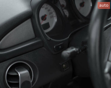 Сірий Міцубісі Аутлендер, об'ємом двигуна 2 л та пробігом 258 тис. км за 5650 $, фото 22 на Automoto.ua