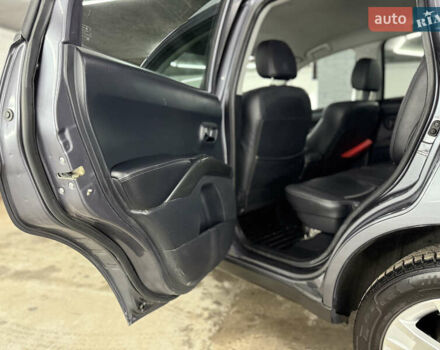 Сірий Міцубісі Аутлендер, об'ємом двигуна 2 л та пробігом 235 тис. км за 8950 $, фото 35 на Automoto.ua