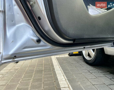 Сірий Міцубісі Аутлендер, об'ємом двигуна 2 л та пробігом 130 тис. км за 8500 $, фото 12 на Automoto.ua