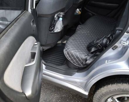 Сірий Міцубісі Аутлендер, об'ємом двигуна 2 л та пробігом 161 тис. км за 7500 $, фото 28 на Automoto.ua