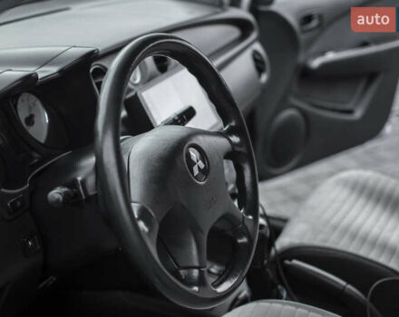 Сірий Міцубісі Аутлендер, об'ємом двигуна 2 л та пробігом 258 тис. км за 5650 $, фото 28 на Automoto.ua