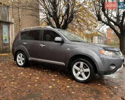 Сірий Міцубісі Аутлендер, об'ємом двигуна 3 л та пробігом 209 тис. км за 9800 $, фото 1 на Automoto.ua