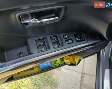 Сірий Міцубісі Аутлендер, об'ємом двигуна 2.18 л та пробігом 270 тис. км за 9800 $, фото 17 на Automoto.ua