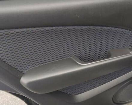 Серый Мицубиси Аутлендер, объемом двигателя 2 л и пробегом 200 тыс. км за 5999 $, фото 16 на Automoto.ua