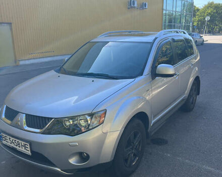 Мицубиси Аутлендер 2008 в Николаеве на Automoto.ua Серый Мицубиси Аутлендер, объемом двигателя 3 л и пробегом 362 тыс. км за 9000 $, фото 1 на Automoto.ua