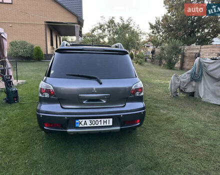 Сірий Міцубісі Аутлендер, об'ємом двигуна 2.38 л та пробігом 273 тис. км за 8000 $, фото 4 на Automoto.ua