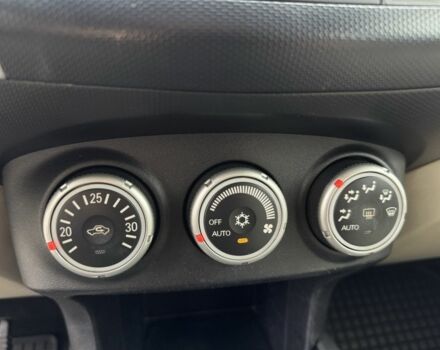 Серый Мицубиси Аутлендер, объемом двигателя 3 л и пробегом 175 тыс. км за 8500 $, фото 18 на Automoto.ua