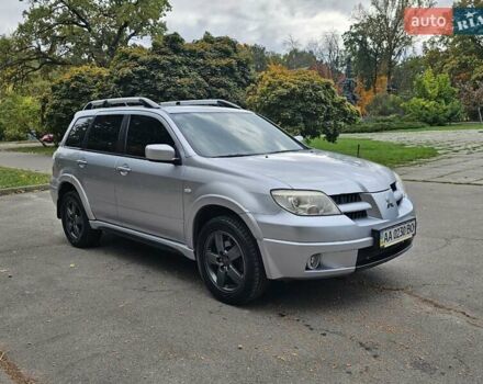 Сірий Міцубісі Аутлендер, об'ємом двигуна 2.38 л та пробігом 230 тис. км за 5500 $, фото 2 на Automoto.ua