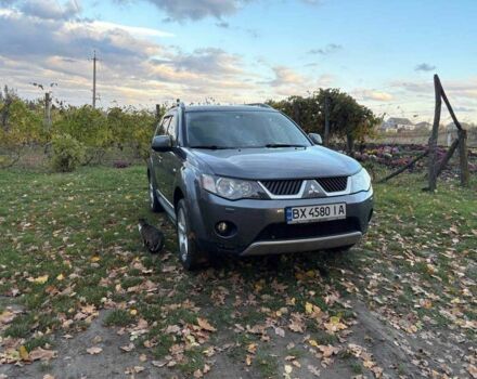 Міцубісі Аутлендер 2008 у Муровані курилівці на Automoto.ua Сірий Міцубісі Аутлендер, об'ємом двигуна 2 л та пробігом 203 тис. км за 8999 $, фото 11 на Automoto.ua