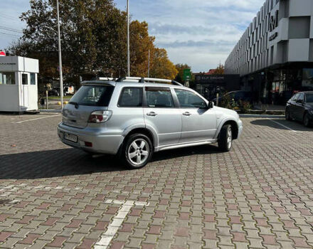 Сірий Міцубісі Аутлендер, об'ємом двигуна 2 л та пробігом 214 тис. км за 6900 $, фото 3 на Automoto.ua