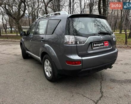 Серый Мицубиси Аутлендер, объемом двигателя 2.4 л и пробегом 237 тыс. км за 8490 $, фото 4 на Automoto.ua