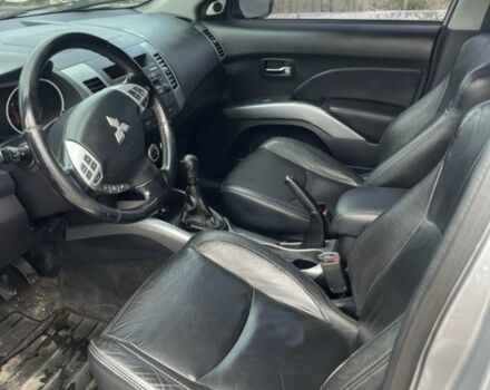 Сірий Міцубісі Аутлендер, об'ємом двигуна 0 л та пробігом 280 тис. км за 4800 $, фото 6 на Automoto.ua