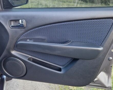 Міцубісі Аутлендер 2008 у Кременчуге на Automoto.ua Сірий Міцубісі Аутлендер, об'ємом двигуна 2 л та пробігом 157 тис. км за 8300 $, фото 9 на Automoto.ua