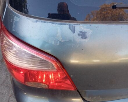 Серый Мицубиси Аутлендер, объемом двигателя 2 л и пробегом 218 тыс. км за 6100 $, фото 5 на Automoto.ua